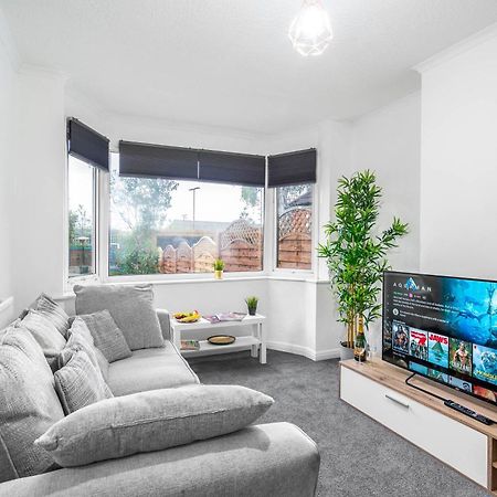 4 Bedroom House - Accommodates 7 - Garden - Parking - Netflix - Wifi - 559T Birmingham Exterior photo